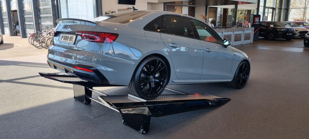 Audi car ramp one autodisplay